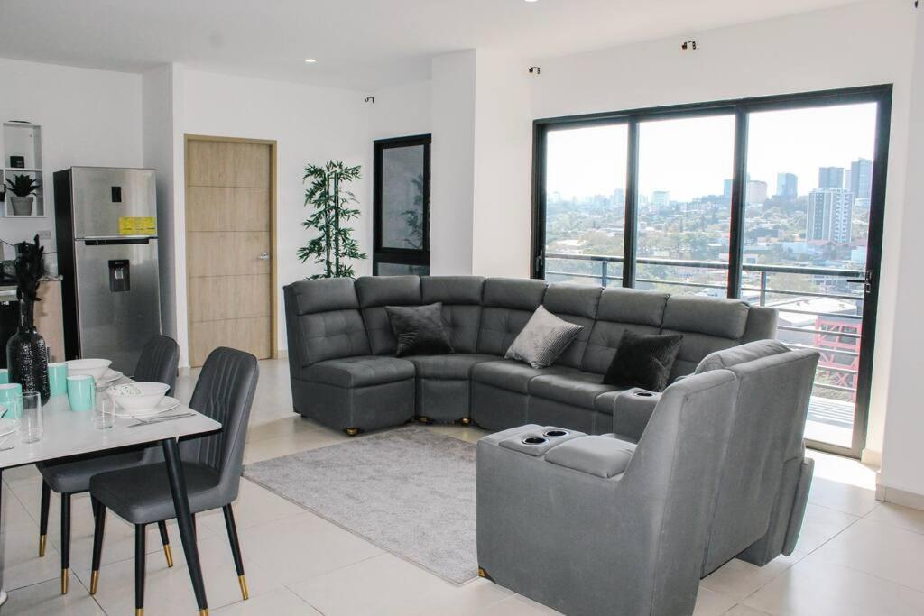 Luxury Penthouse With Stunning Views Of El Escalon San Salvador