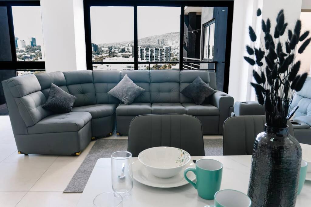 Luxury Penthouse With Stunning Views Of El Escalon * San Salvador